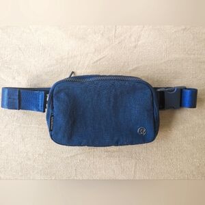 Lululemon Everywhere Belt Bag 1L